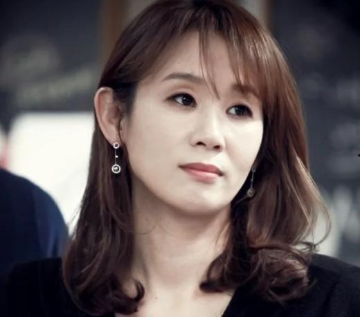 演员金善,光影交织下的演艺人生