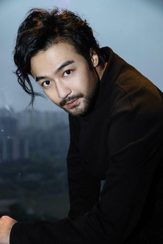 演员张凯源,光影交织下的演艺人生