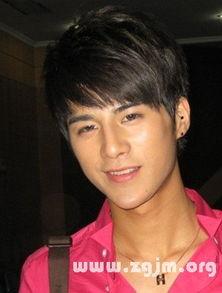 姜潮照片,光影交织下的青春风采